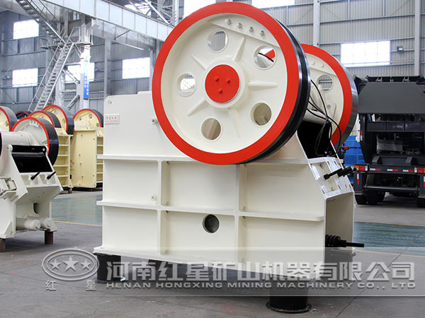 埃洛石破碎設(shè)備：顎式破碎機(jī)