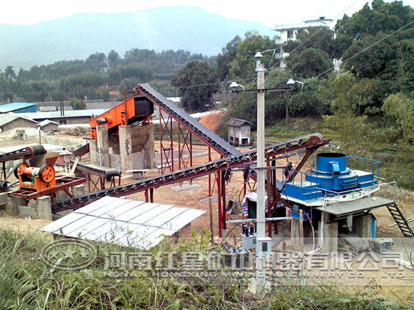 制砂生產(chǎn)線現(xiàn)場 制砂生產(chǎn)線現(xiàn)場