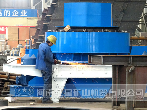 沖擊式制砂機生產現(xiàn)場