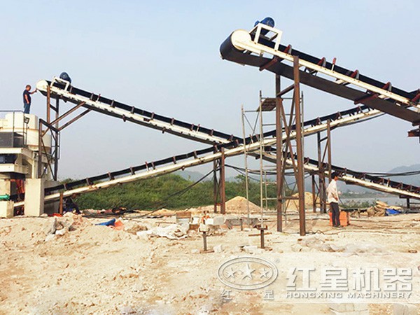 風(fēng)化砂制砂機作業(yè)現(xiàn)場