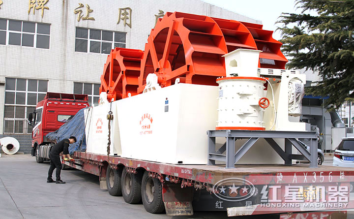洗沙機(jī)器裝車(chē)準(zhǔn)備出發(fā)