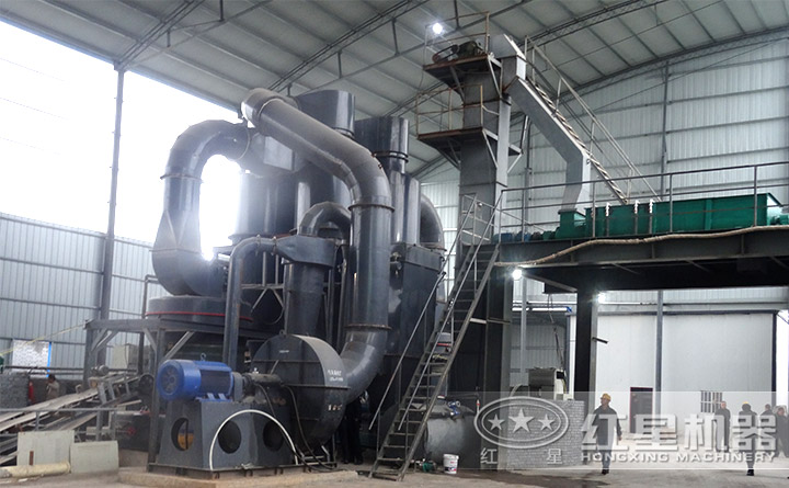 磨粉機現(xiàn)場 磨粉機現(xiàn)場