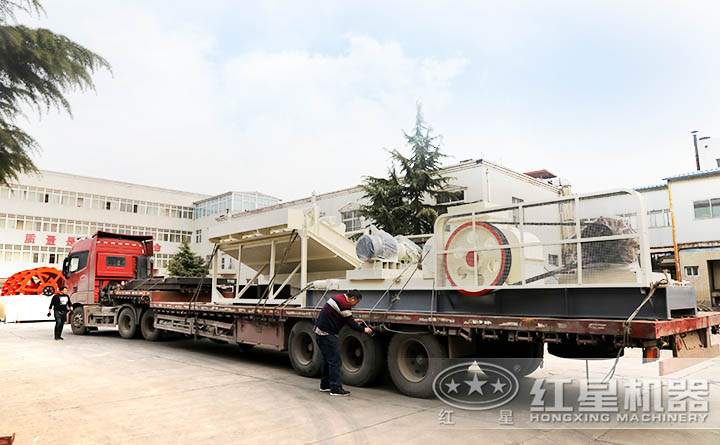 對輥制沙機(jī)發(fā)貨現(xiàn)場