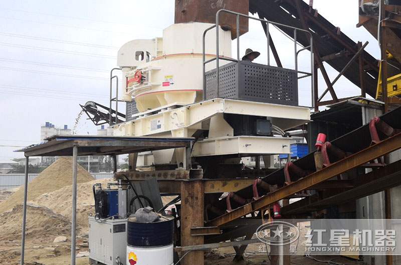 制砂機(jī)工作現(xiàn)場