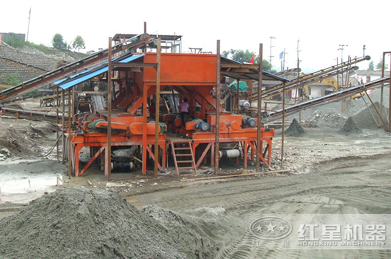 對輥制砂機作業現場實拍 對輥制砂機作業現場實拍